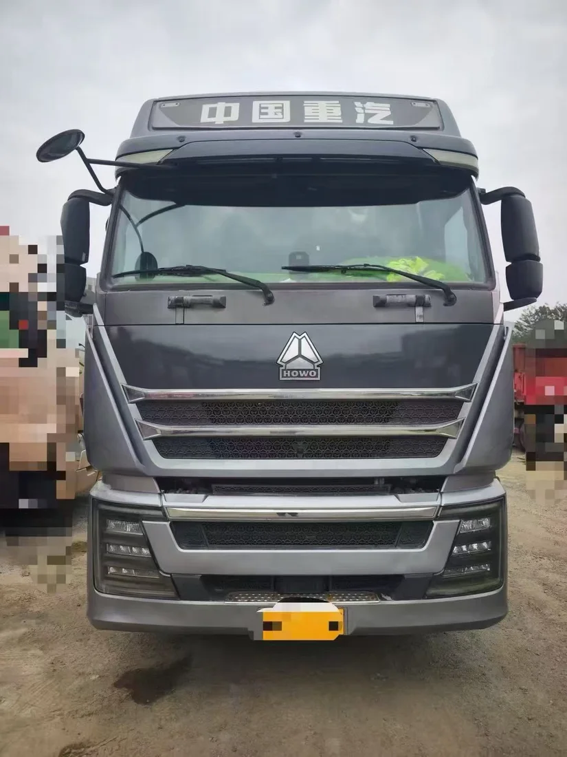 HOWO TH7 Tractor Truck gallery view 2