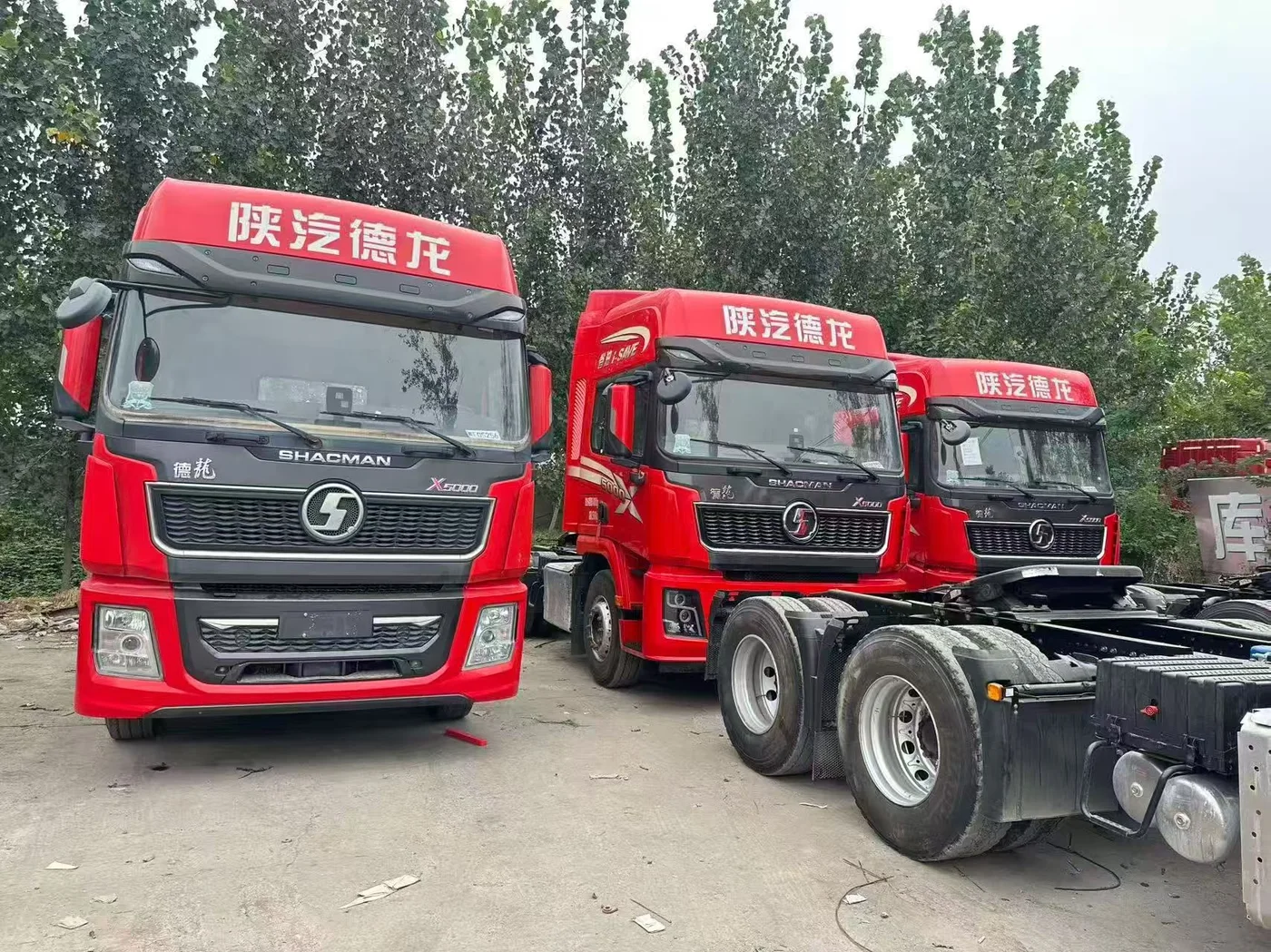 SHACMAN X5000 Tractor Truck exterior